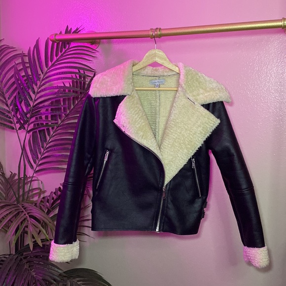 LOVE TREE - BLACK SHERPA LEATHER COAT - Picture 2 of 11